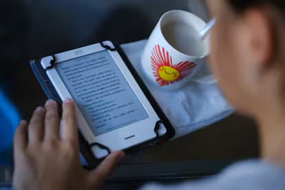 Leitura se reinventa na era digital e encontra novo fôlego nos clubes do livro